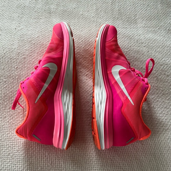 Woman’s Nike Dual Fusion X2 Pink Size 10 Almost New - Picture 3 of 9